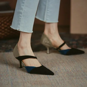 Crnci nove trendy ženske cipele s oštrim vrhom na visoku petu, pogodan u boji na ženski banket ženske cipele u nizu